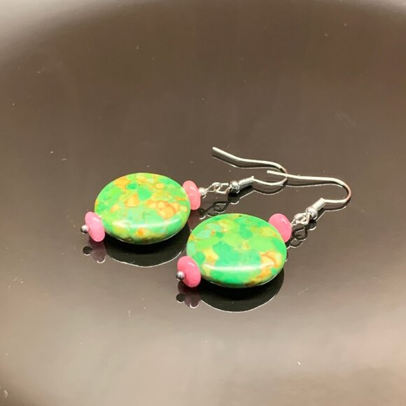 Green Mosaic Magnesite & Pink Beads Handmade Pierced Earrings LR163 - Picture 4 of 6